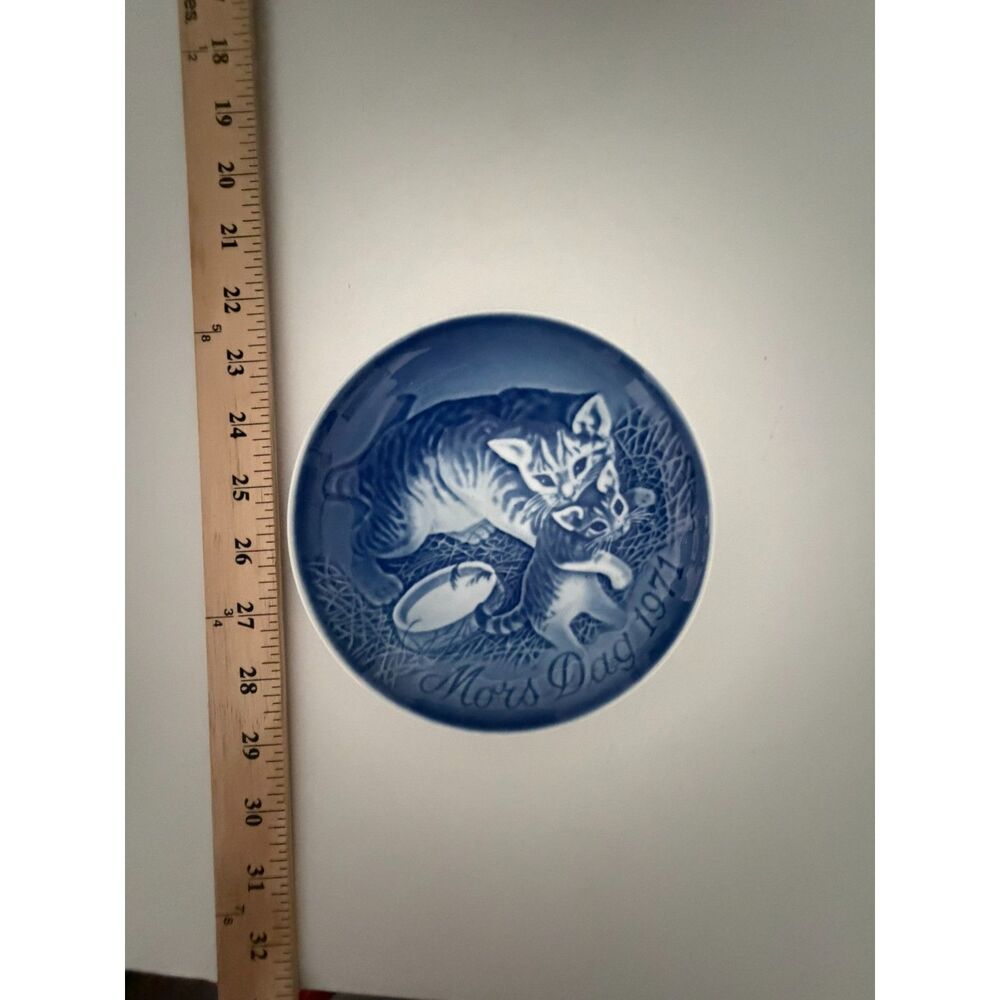 Mother's Day 8000/9371  B & G copenhagen porcelain made in Denmark plate